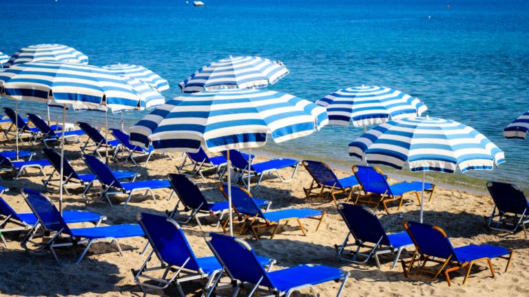 Greece imposes 800,000 euros in fines for beach zoning violations