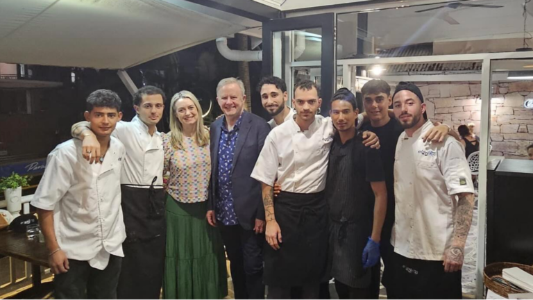Australian PM visits Greek restaurant in Queensland during holiday with fiancée