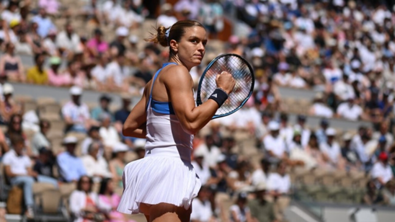 Tsisipas and Sakkari lose mixed doubles at Olympics, into third round in singles
