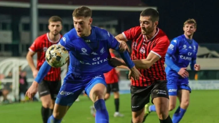 South Melbourne FC remain at top after win against Dandenong Thunder