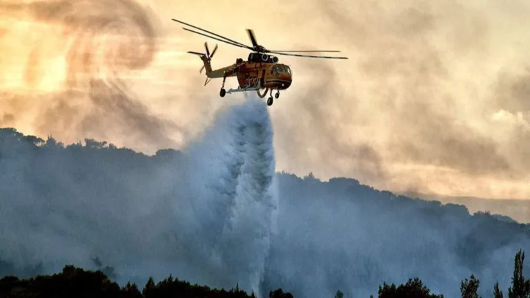 Rampant wildfires continue as heatwave plagues Greece