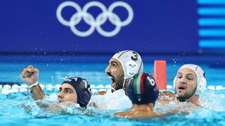 Greece’s Olympic men’s water polo team storm into the quarterfinals