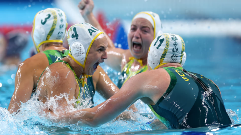 Australia stun the US to reach water polo women’s final, Greece defeated by Hungary