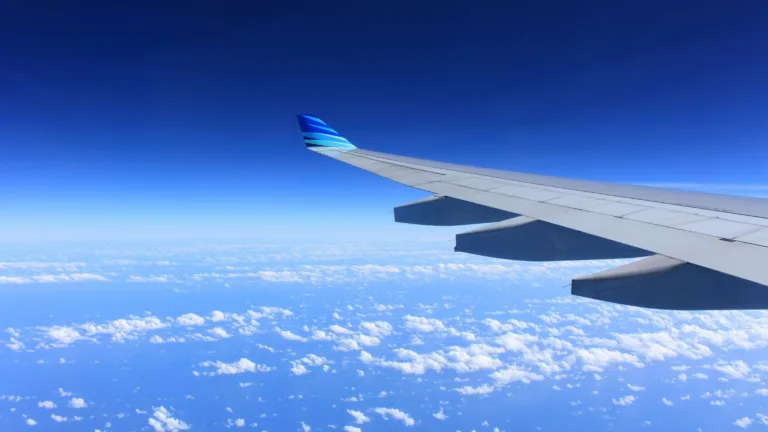 New data shows travel fares to Greece continue to fall