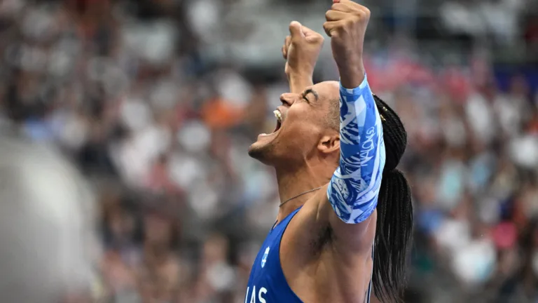 Pole vaulter Emmanouil Karalis wins Olympic bronze medal for Greece