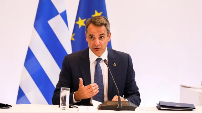 Mitsotakis slams Germany’s new border controls as burden on Greece