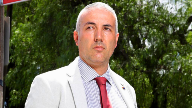 Cumberland councillor Steve Christou exits party after they negotiated with Labor