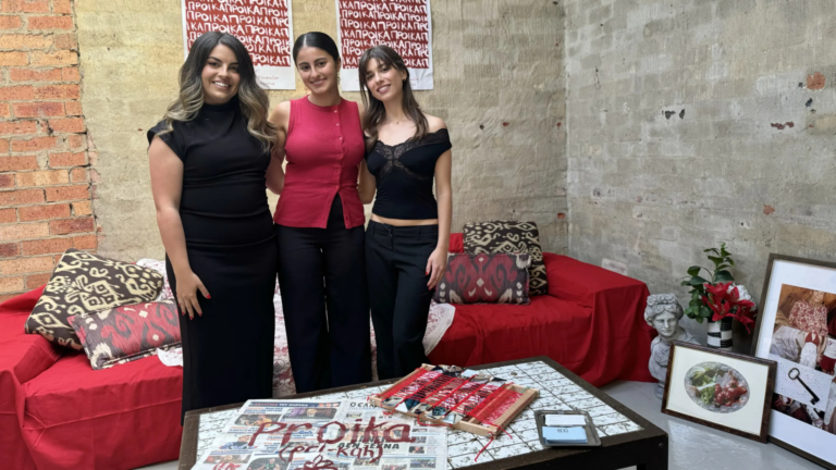 Walk through the proika project in an intimate viewing experience