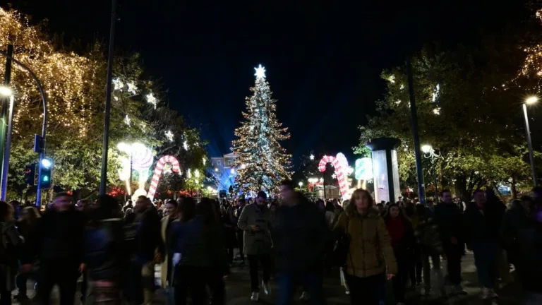Holiday season kicks off in Athens with Christmas tree lighting at Syntagma