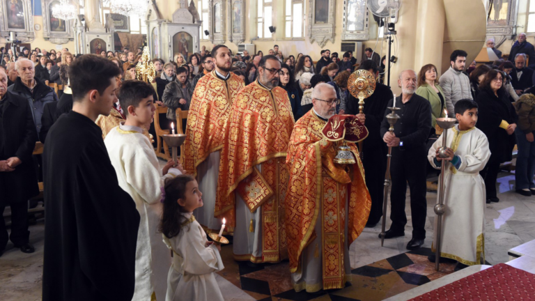 Syrian Christians return to church amid uncertainty under new rulers