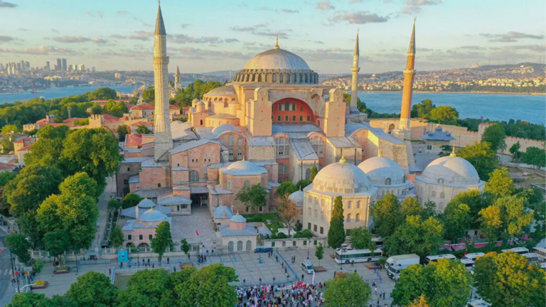 Hagia Sophia’s dome to be dismantled amid restoration efforts