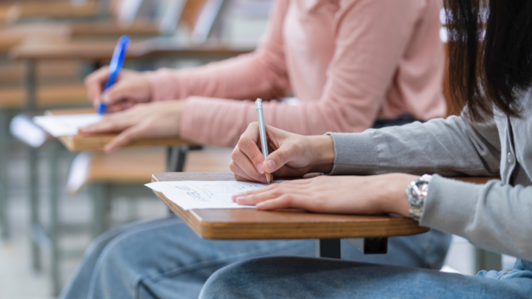 Greek Australian Year 12 students receive their VCE results