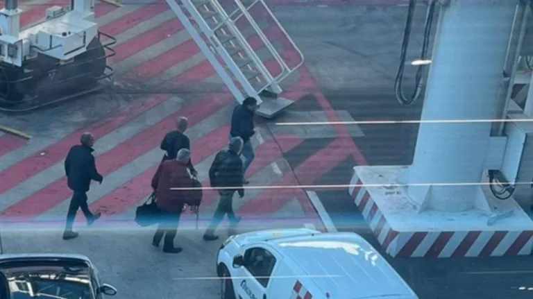 Easey Street murder suspect Perry Kouroumblis extradited from Italy to Australia