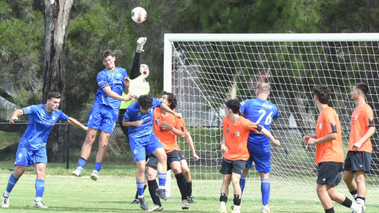 Oakleigh Cannons and East Kew keep Finals dream alive