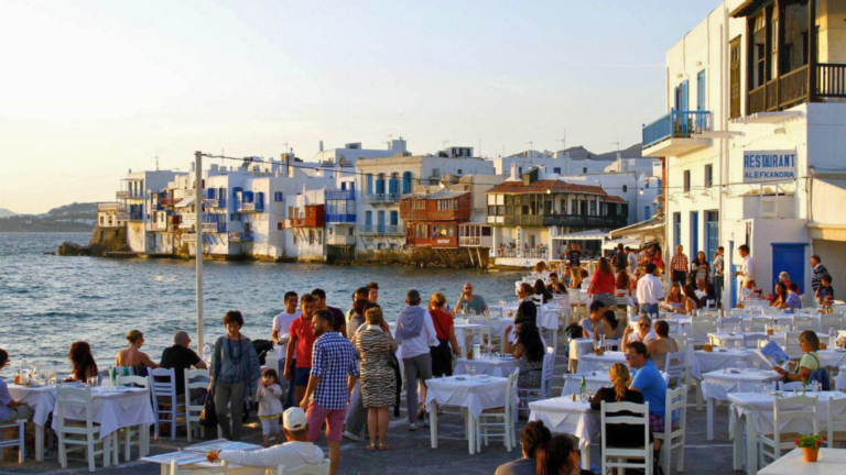 Australian tourists drive growth in Greece’s tourism sector