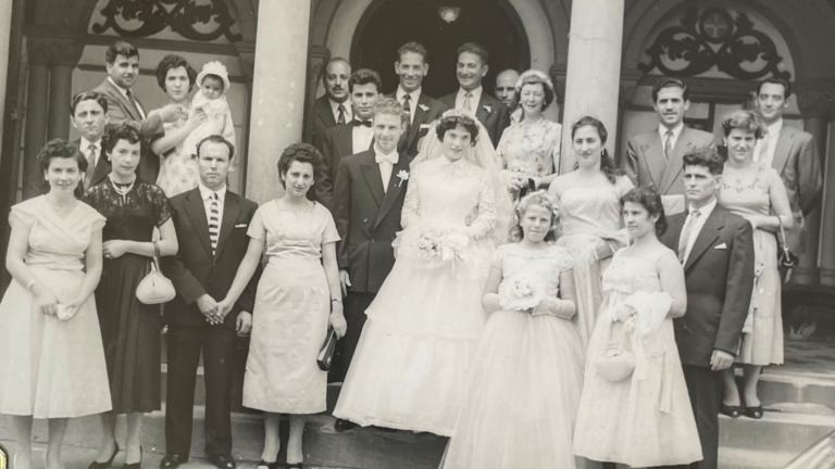 Greek wedding mystery solved: Jes reunites families with lost memories