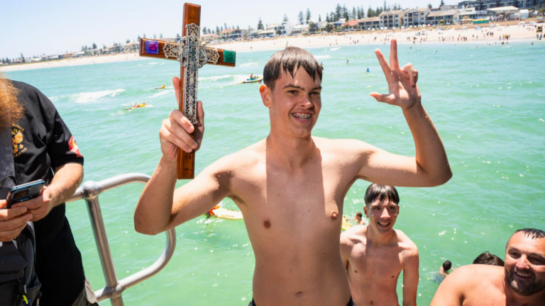 Hundreds attend GOCSA’s Epiphany celebrations at Henley Beach 