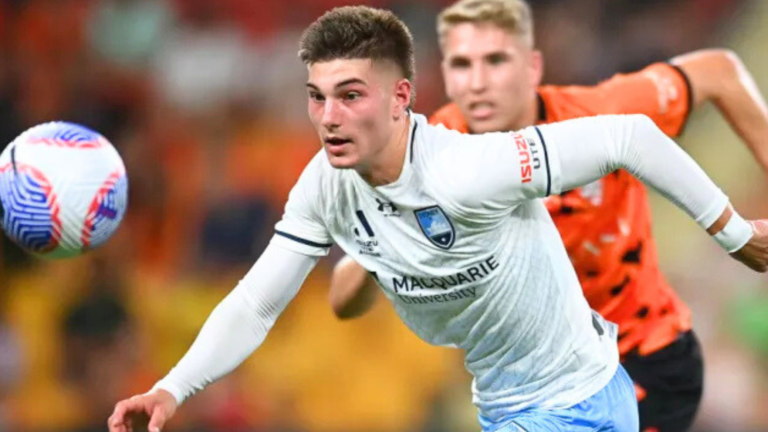 Brisbane Roar sign young forward Nathan Amanatidis