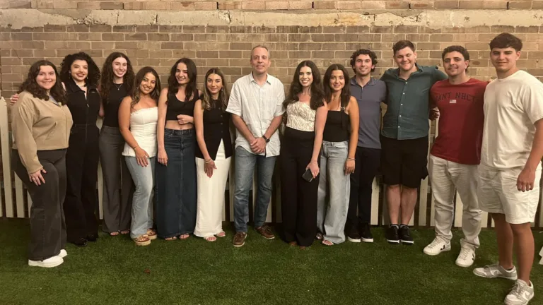 Greek Consul General in Sydney meets with youth from Diaspora Symposium