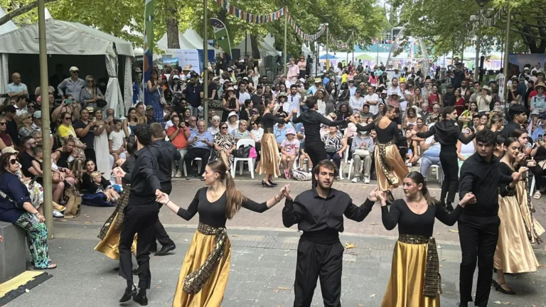 Greek Glendi shines at Canberra’s National Multicultural Festival
