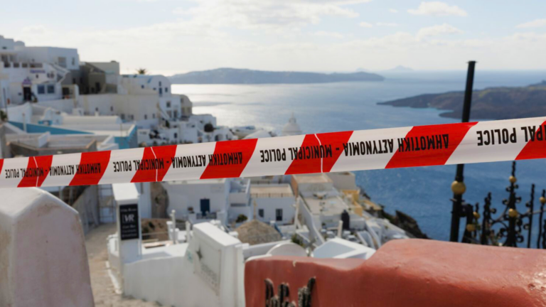 Experts ‘cannot rule out volcanic eruption’ as earthquakes continue to hit Santorini
