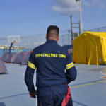Experts warn seismic activity on Santorini may persist for weeks