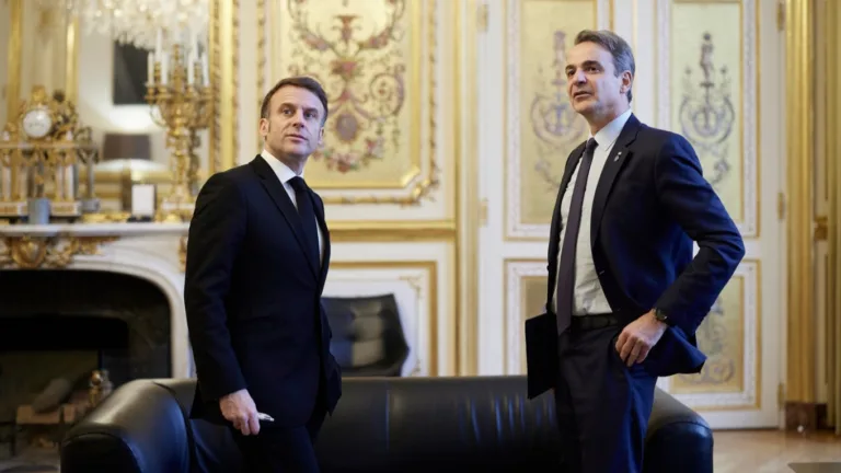 Greek and French leaders discuss defence and AI at Paris talks