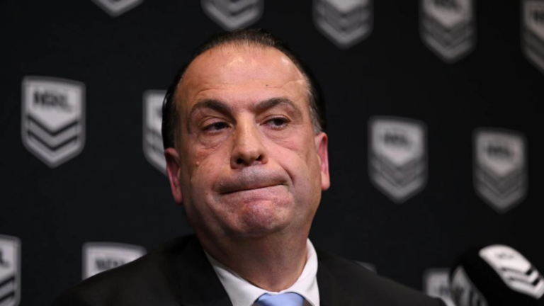 Peter V’landys weighs up future as racing and rugby demands clash