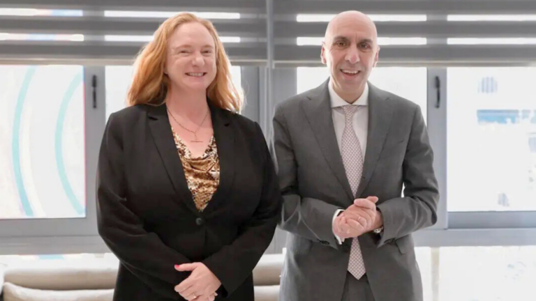 Pension fund a key topic between Australian Ambassador and Greek business leader