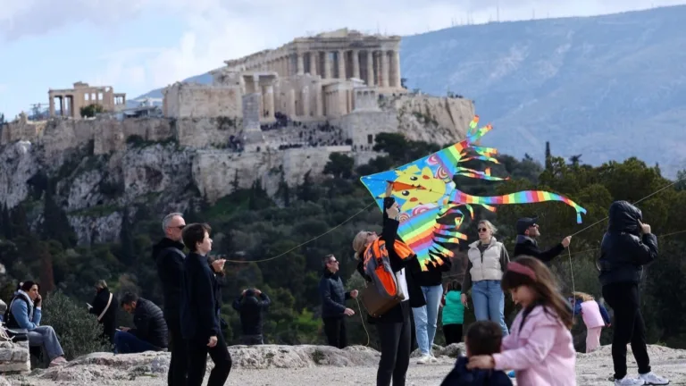 Greece embraces tradition in Clean Monday festivities
