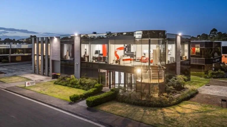 Palesviaki Enosis of Melbourne purchase new building in Oakleigh