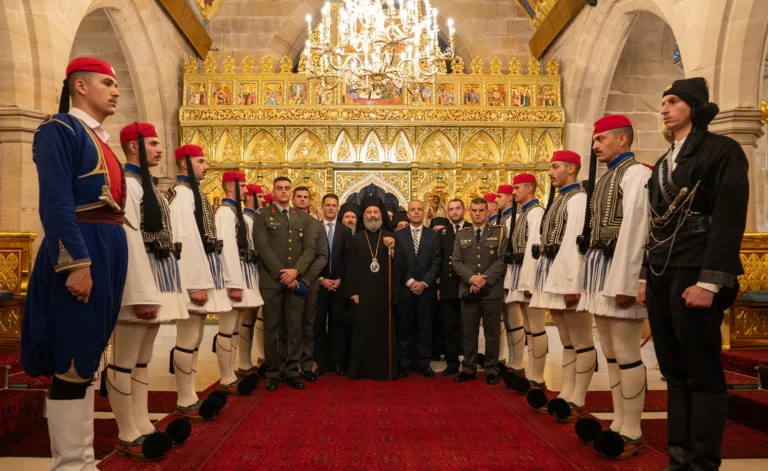 Evzones receive stirring welcome to Sydney at Doxology Service