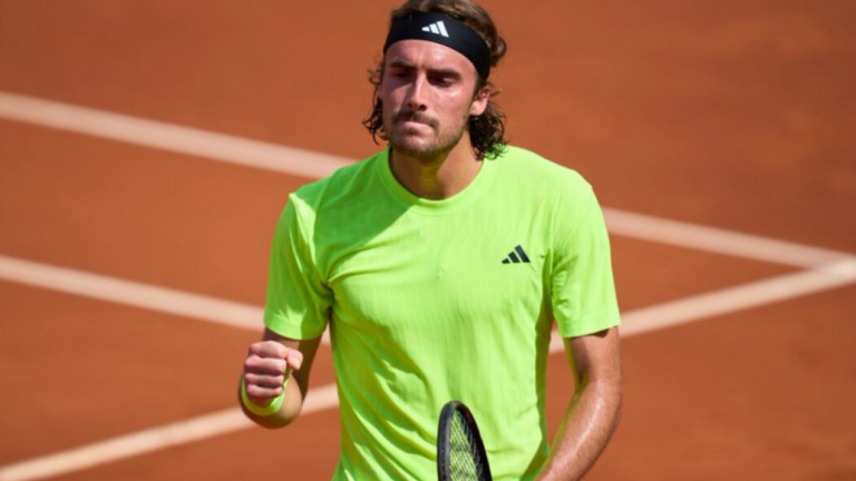 Stefanos Tsitsipas powers through into second round at Barcelona Open