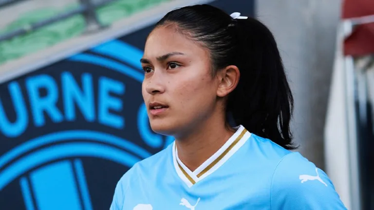 Alexia Apostolakis joins Matildas as train-on player