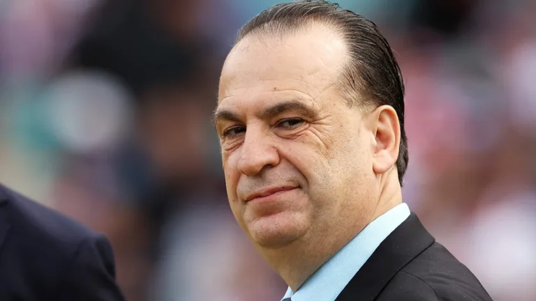 Rugby chief Peter V’landys addresses speculation about his future