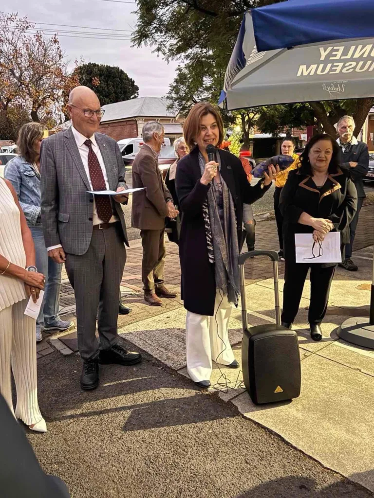 Consul General Theodoropoulou officially opens the exhibition
