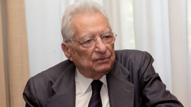 Former Greek foreign minister Petros Molyviatis dies