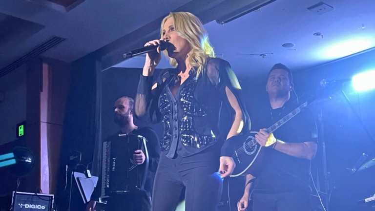 Peggy Zina delivers sold-out performance at the Hellenic Club of Canberra