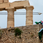 Greek police detain Nea Aristera protesters over Palestinian flag at the Acropolis
