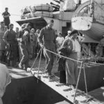 Wounded_British_troops_disembarking