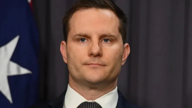 Alex Hawke returns to Coalition frontbench with Industry and Innovation portfolio
