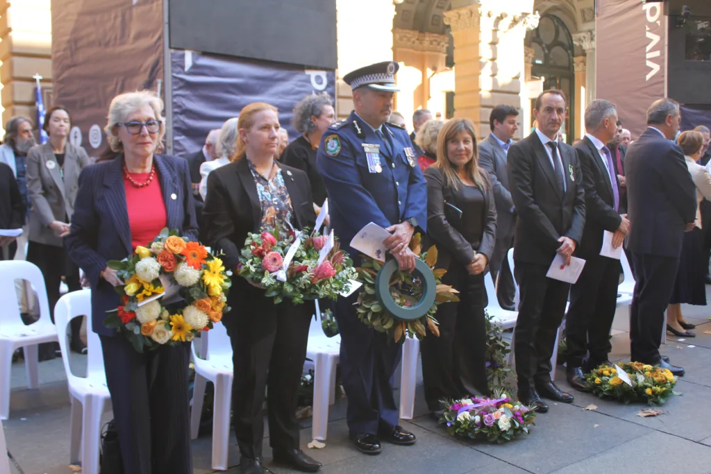 battle of crete wreath laying in sydney martin place