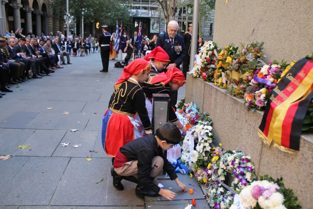 battle of crete wreath laying in sydney martin place