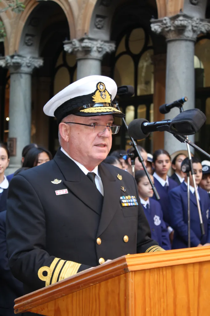battle of crete wreath laying in sydney martin place