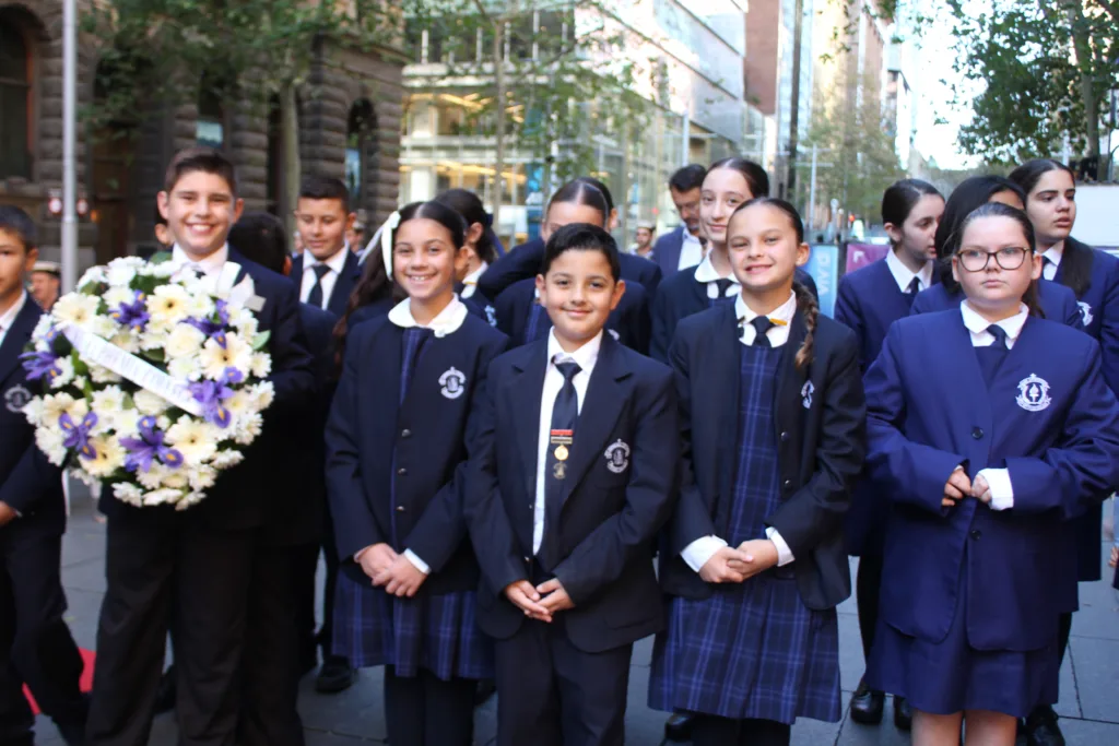 battle of crete wreath laying in sydney martin place