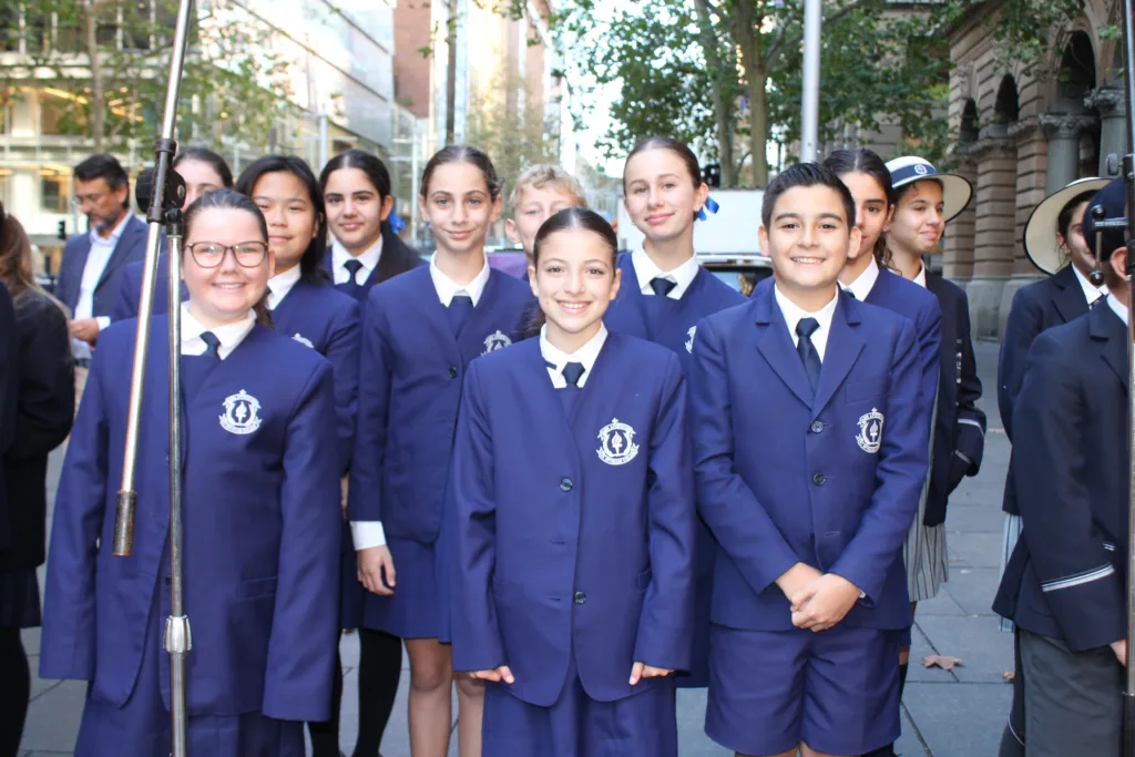 battle of crete wreath laying in sydney martin place
