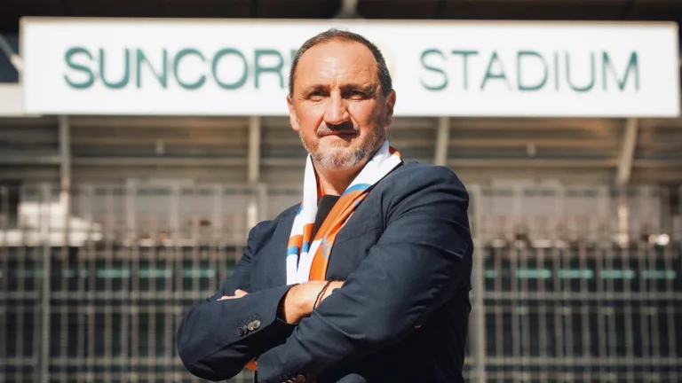 Brisbane Roar appoint Michael Valkanis as head coach