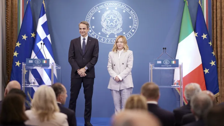 Greek and Italian leaders pledge deeper ties on defence, energy and migration