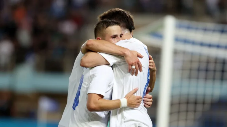 Second-half surge sees Greece thrash Bulgaria