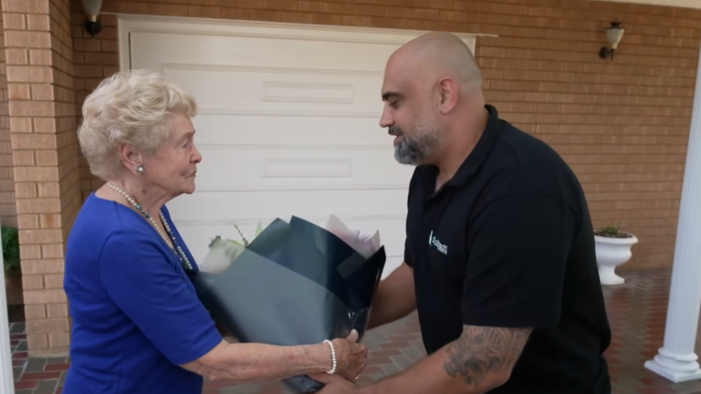 Pierre Lykourezos steps in to help 91-year-old Sydney woman left without staircase